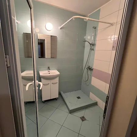 Apartment уютен тристаен апаратамент,намиращ се на тиха и спокойна улица